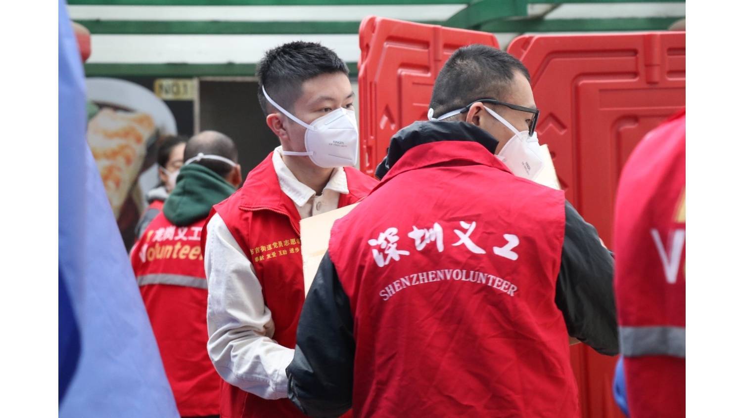 埃弗顿球员集体捐款支持抗疫，展现爱心的简单介绍